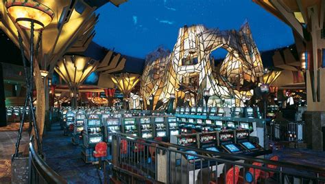 Mohegan sun pa - Wilkes-Barre, Pennsylvania's Mohegan Sun Pocono has a variety of amenities to satisfy every type of traveler. Gamblers will love playing in the 82,000-square-foot casino or …